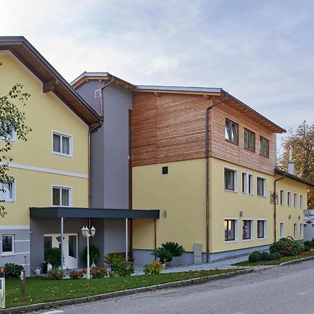 Hotel Gasthof-Strasser Tumeltsham Exterior foto